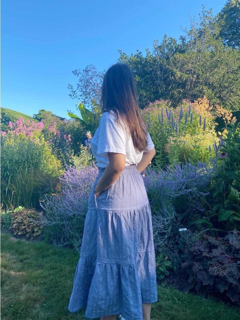Gorgeous blue midi skirt with floral embroidery